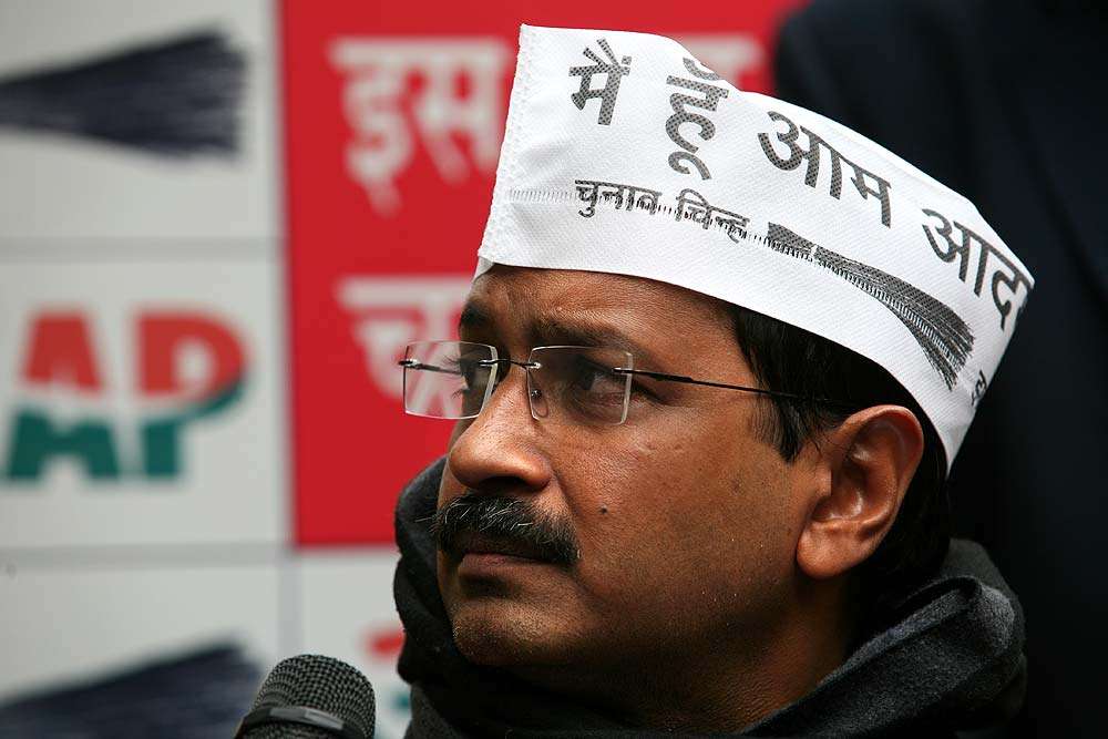 Kejriwal Defies EC, Reiterates Bribe Appeal